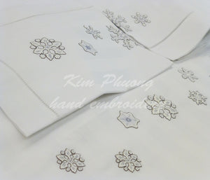 SNOWFLAKES-WHITE